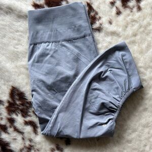 Lululemon nylon cropped Leggings